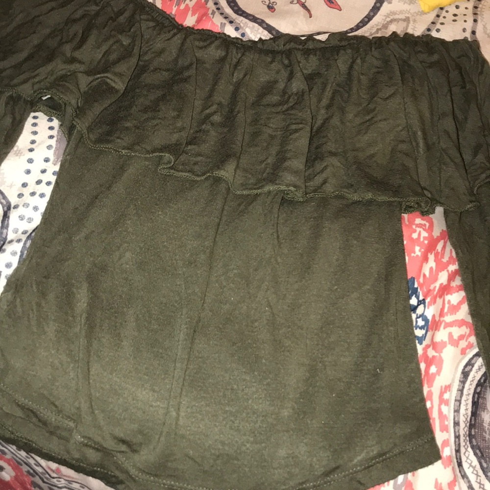 Long sleeve off the shoulders crop top